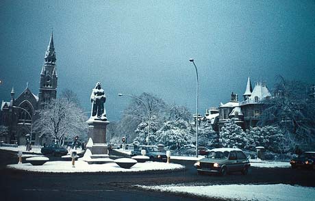 Queen's Cross on Christmas Day 1985